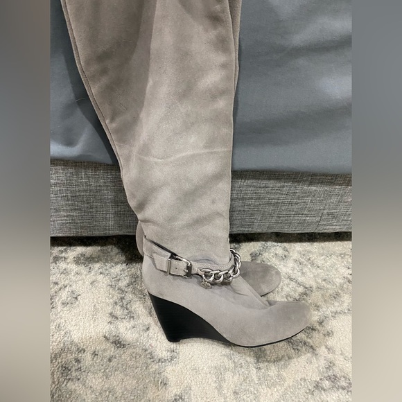 Like new BCBG gray leather boots with silver buckle - Picture 3 of 9